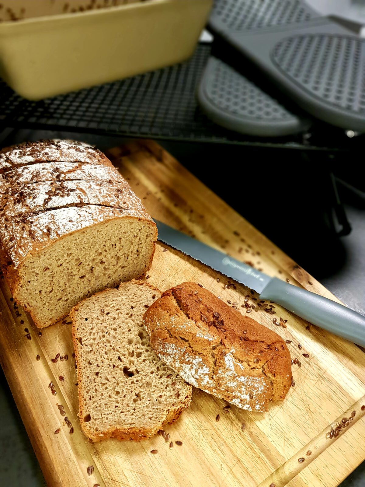 Dunkles Körnerbrot mit Buttermilch – nadjas.kitchen.possible